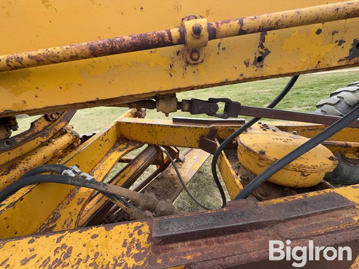 caterpillar-12-image-19