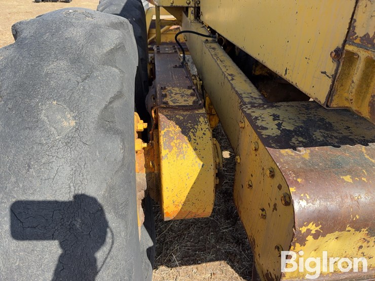 caterpillar-12-image-11