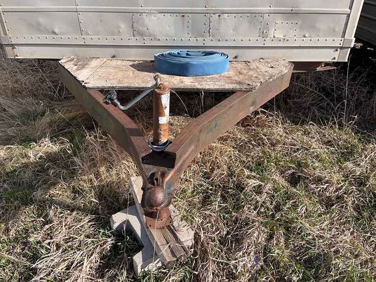 enclosed-aluminum-job-trailer.-image-17