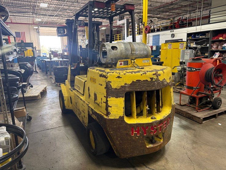 #2000-•-hyster-7700lb-forklift-image-8