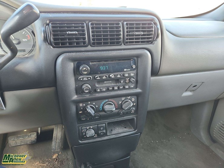 2001-chevrolet-venture-ls-image-13