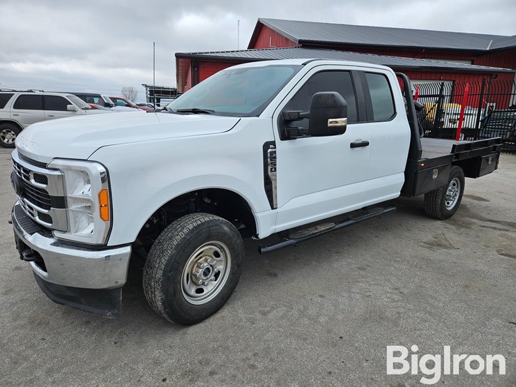 2023-ford-f250-xl-image-1