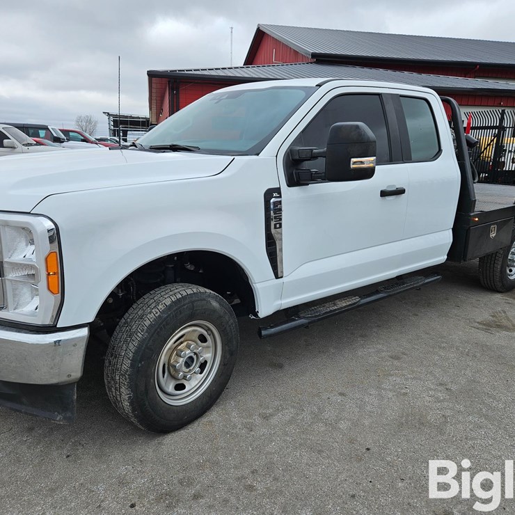 2023 FORD F250 XL