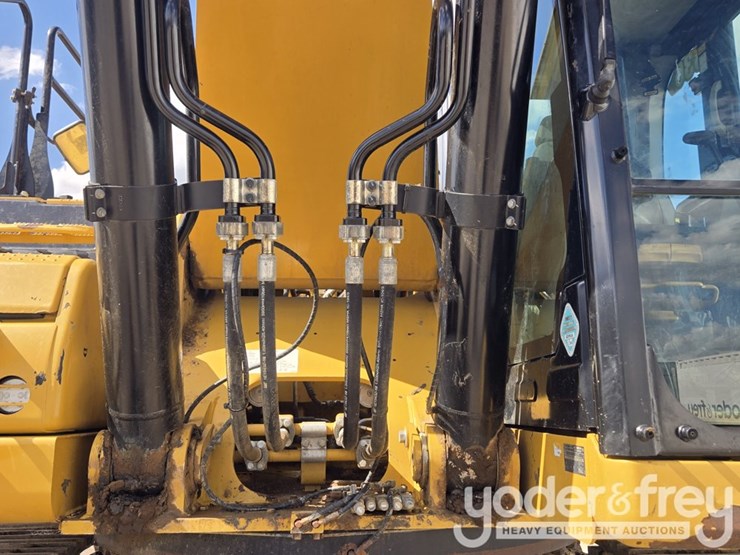 2021-caterpillar-336-image-36