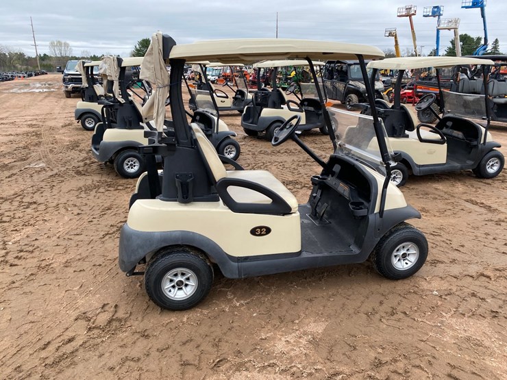 #1584-•-club-car-electric-golf-cart-with-charger-image-5