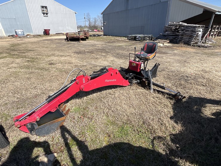 2024-mahindra-1626b-backhoe-loader-attachment-image-1