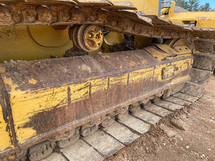 2016-caterpillar-d5k2-lgp-image-32