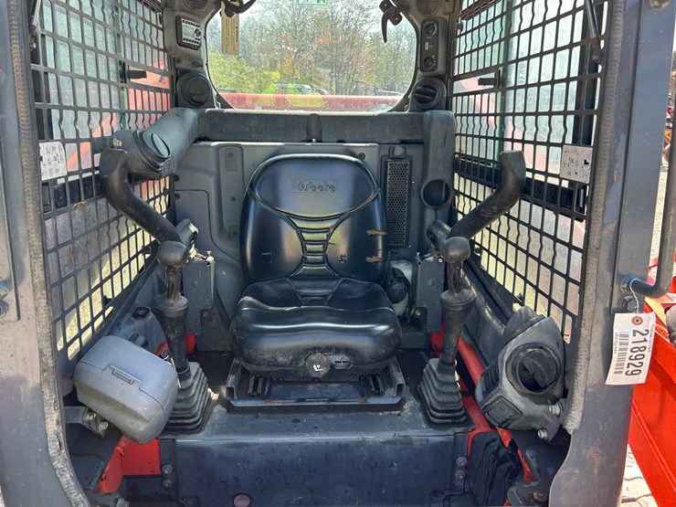 2016-kubota-ssv65-image-12