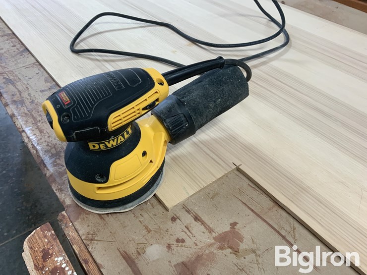 dewalt-dwe6423-sander-image-1