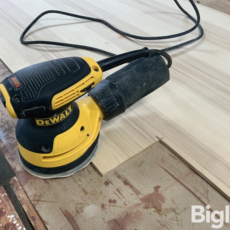 DeWalt DWE6423 Sander