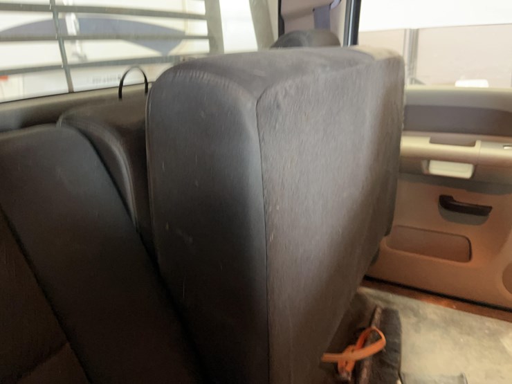 2013-chevrolet-3500-image-41