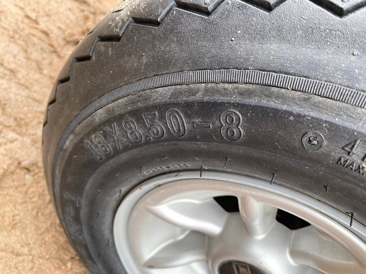 #1583-•-club-car-electric-golf-cart-with-charger-image-17