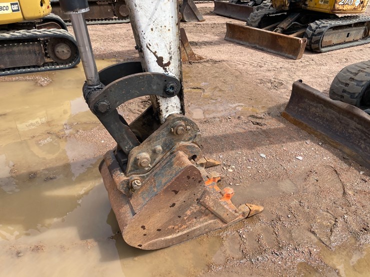 2020-bobcat-e32i-image-11