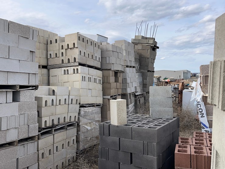 patio-and-building-bricks-image-15