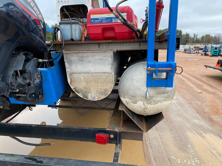 #1575-•-28'6"-pontoon-barge-with-crane-(no-title)-image-51