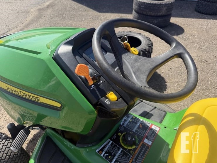 2018-john-deere-x330-image-10