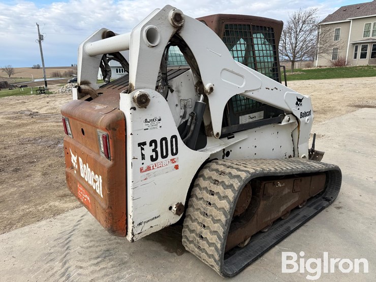 2005-bobcat-t300-image-5