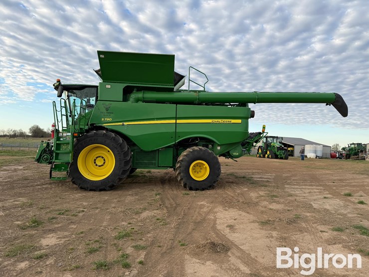 2018-john-deere-s790-image-8
