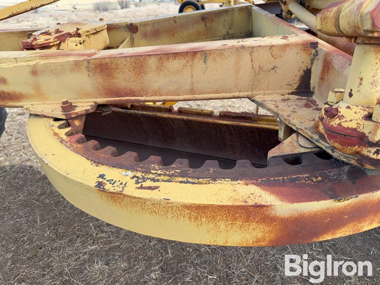 caterpillar-12-image-19