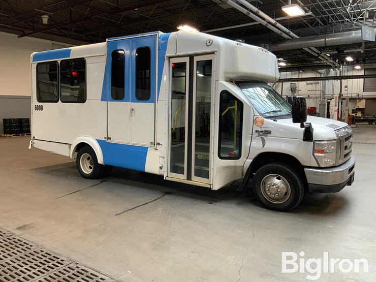 2018-ford-e450-image-3