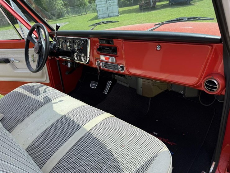 1972-chevrolet-custom-deluxe-image-64