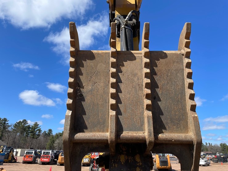 caterpillar-324e-image-15