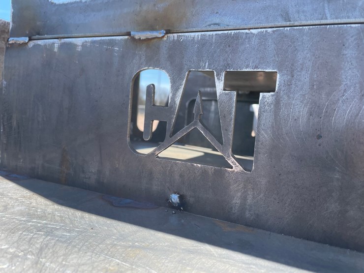 caterpillar-60-image-7