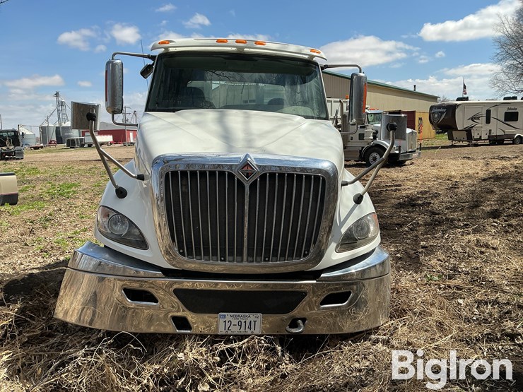 2013-international-prostar-image-2