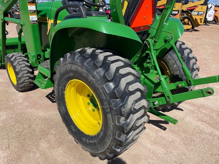 john-deere-4200-image-10