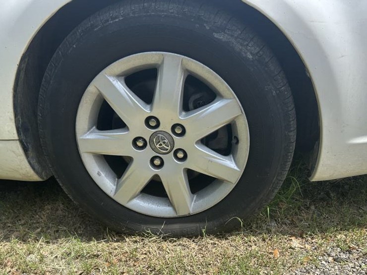 #3-•-2005-toyota-avalon-image-4