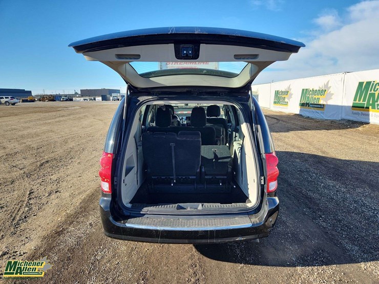 2014-dodge-grand-caravan-image-18