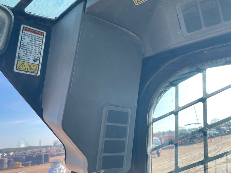 caterpillar-246c-image-37