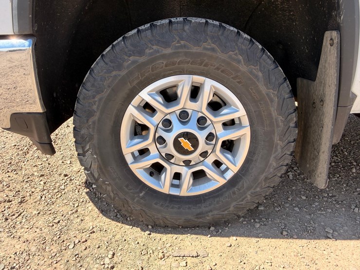 2022-chevrolet-silverado-2500-image-26