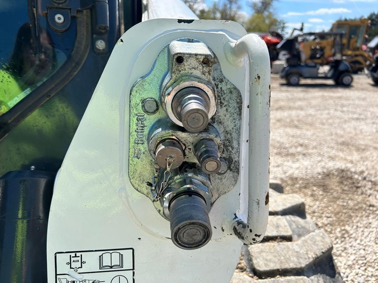 2022-bobcat-s770-image-11
