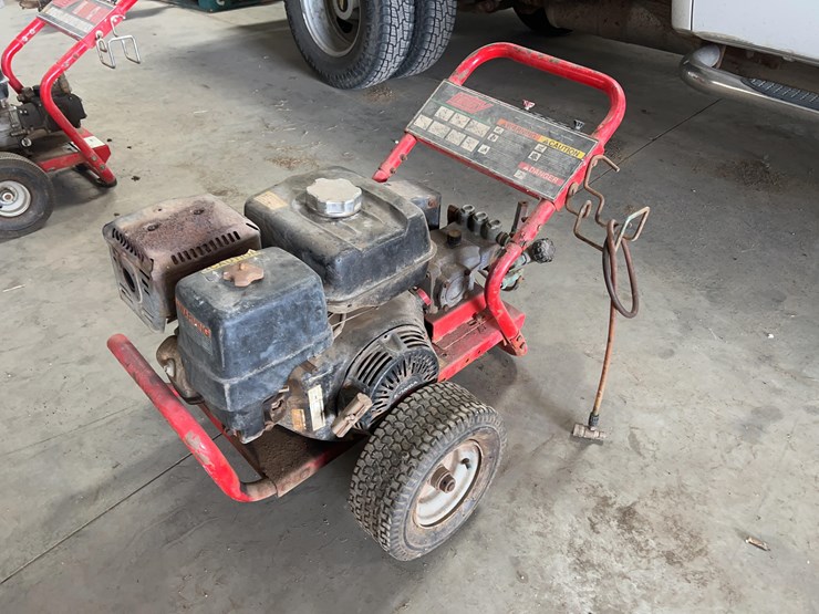 hotsy-pressure-washer-image-1