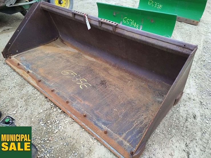 skidsteer-attachment-bucket,-7ft-wide-image-2