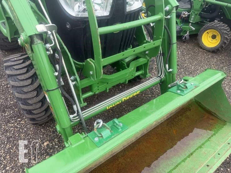2020-john-deere-3039r-image-6