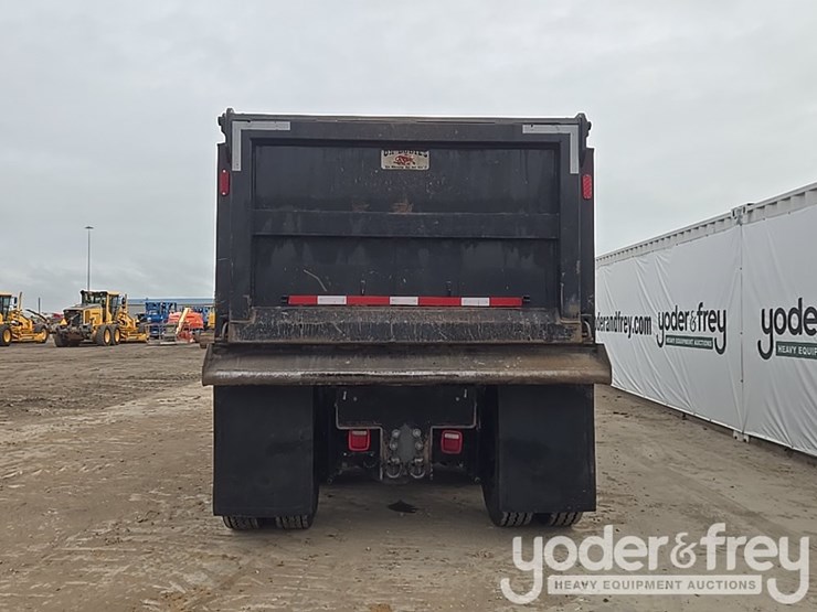 2019-freightliner-108sd-image-4