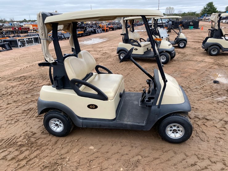 #1583-•-club-car-electric-golf-cart-with-charger-image-5