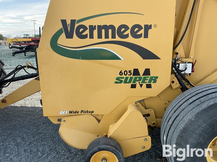 2011-vermeer-605m-image-13