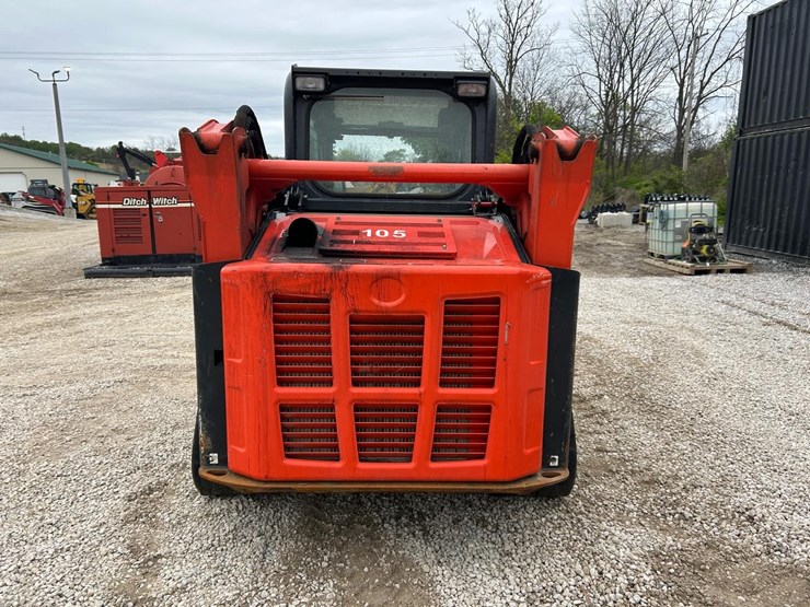 2023-kubota-svl65-2-image-3