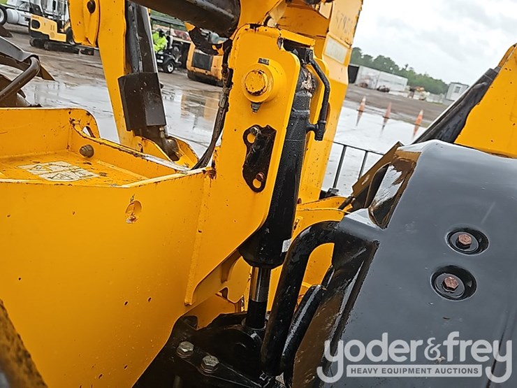 2018-jcb-510-56-image-11