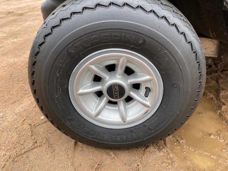 #1585-•-club-car-electric-golf-cart-with-charger-image-12