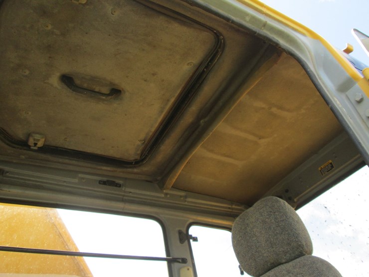 deere-200-lc-image-49