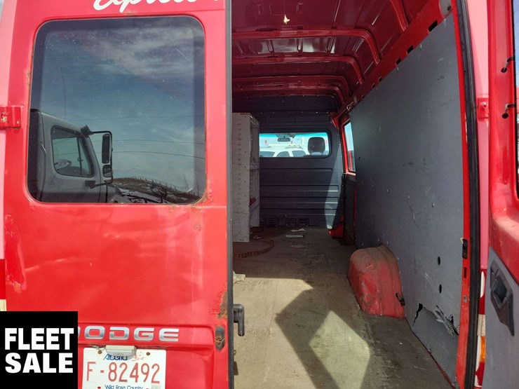 2005-dodge-sprinter-2500-image-9