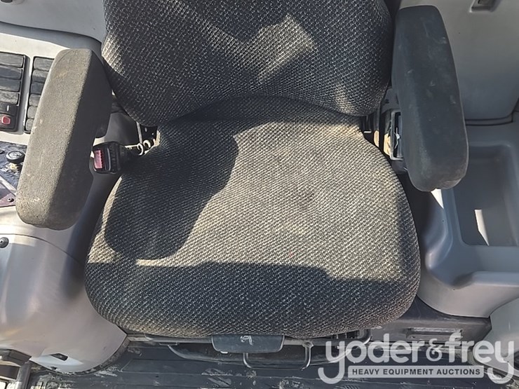 2012-volvo-g940b-image-50