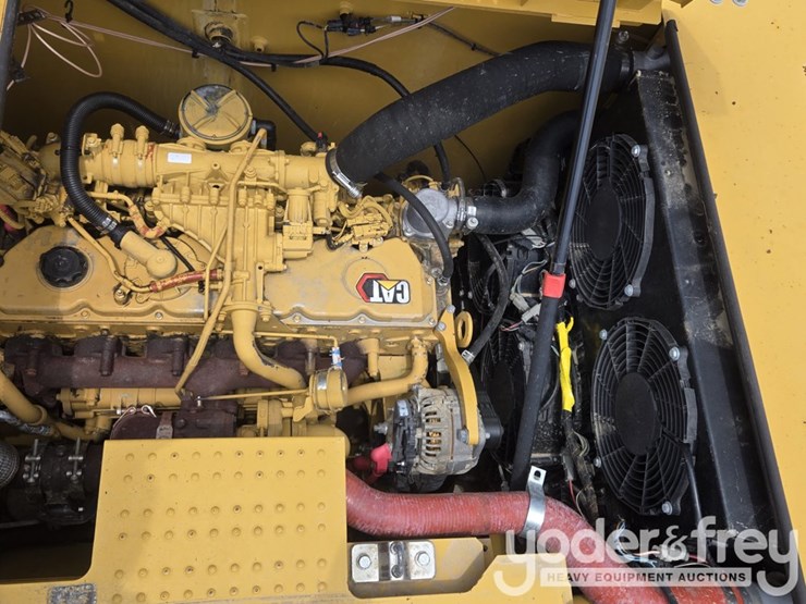 2019-caterpillar-330-image-41