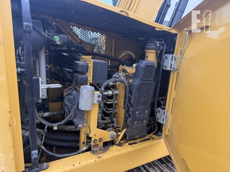 2022-caterpillar-310-image-20