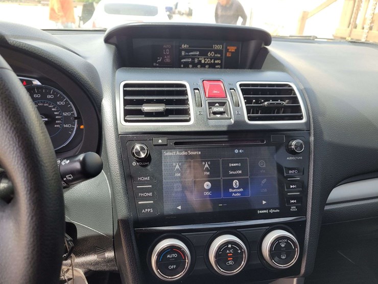 2018-subaru-forester-2.5i-premium-suv-4d-image-16