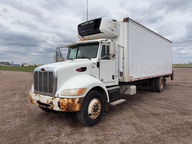 2011-peterbilt-330-reefer-truck-image-1